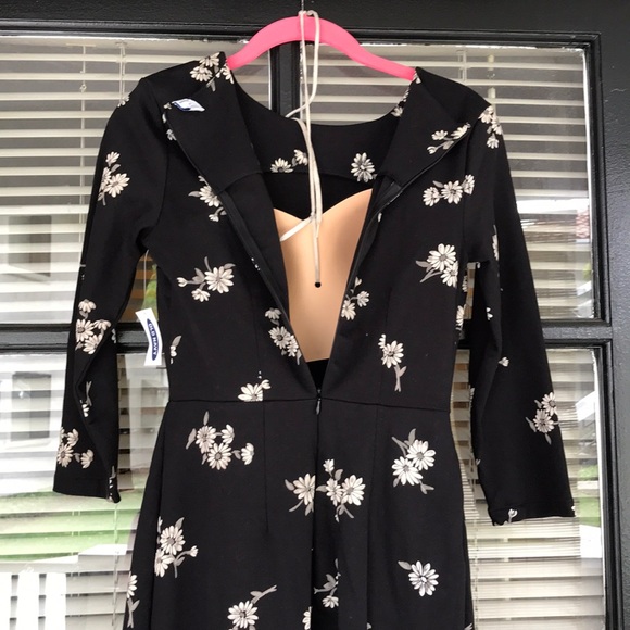 Old Navy Black Scoop Neck Dress with White Daisies - Picture 5 of 8